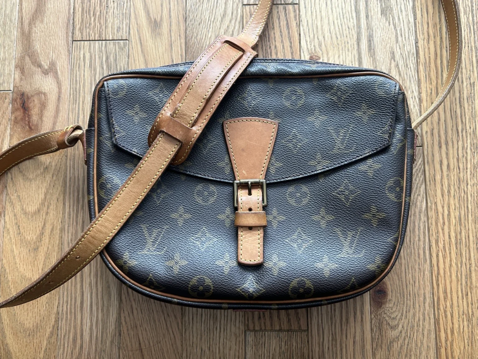 Featured image for Louis Vuitton Jeune Fille