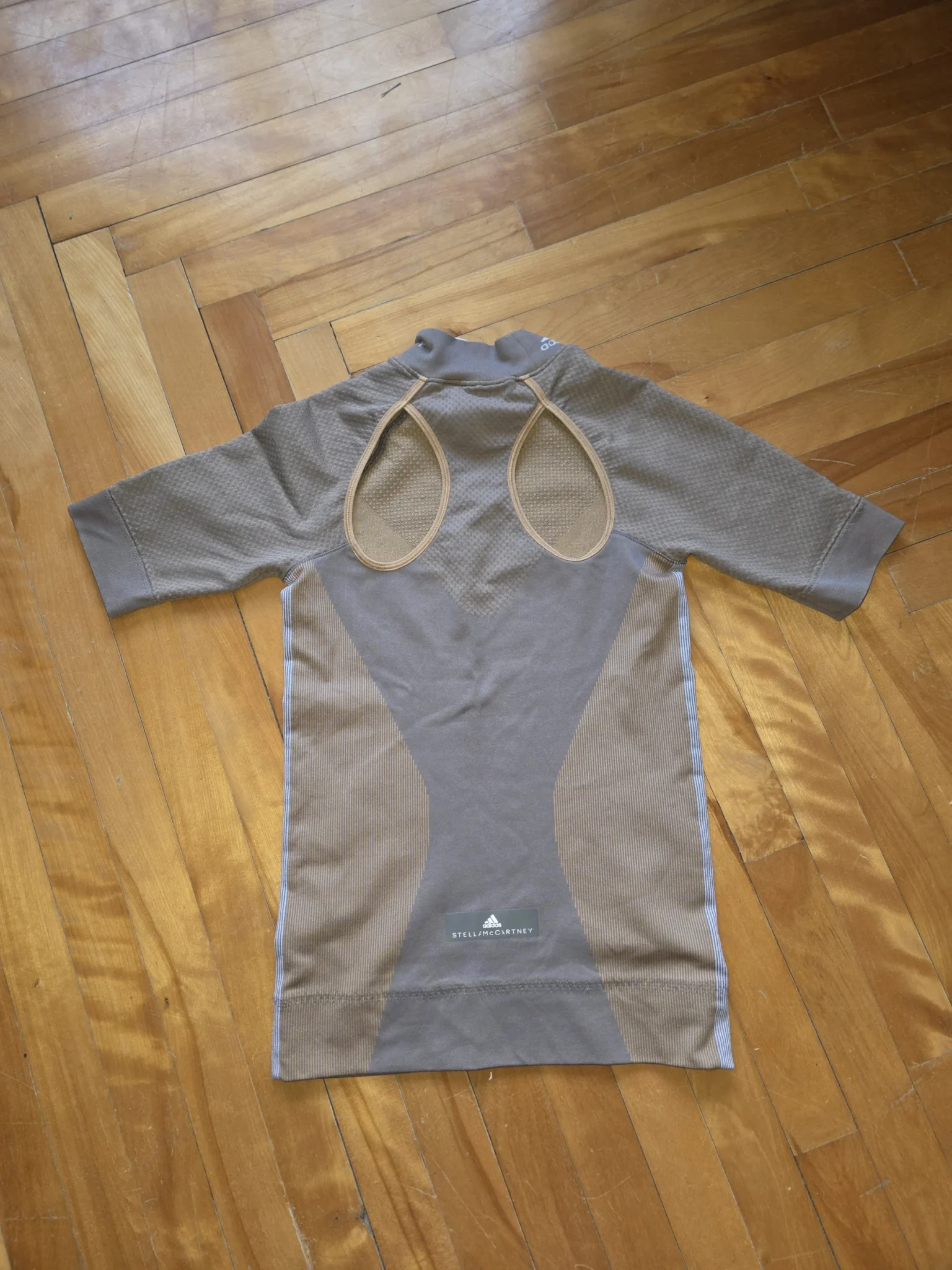 Featured image for Adidas par Stella McCartney-Superbe t-shirt