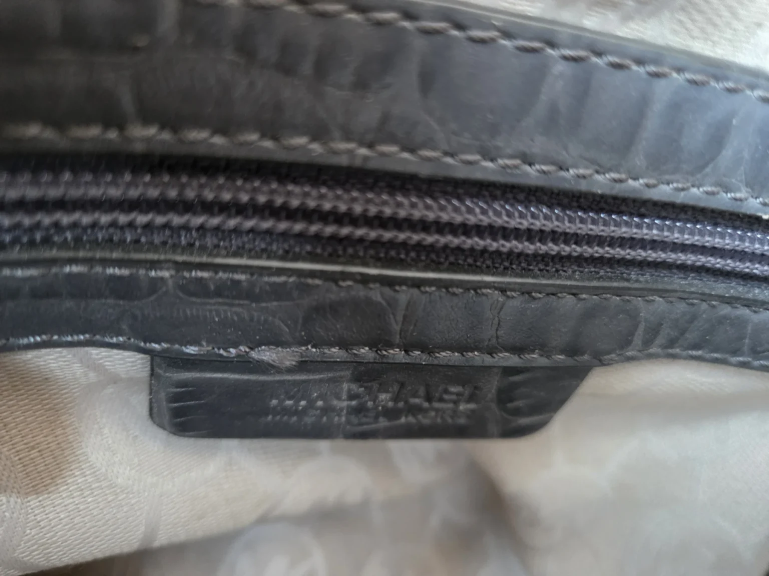 Image for Michael Kors HAMILTON bag in crocodile grey leather