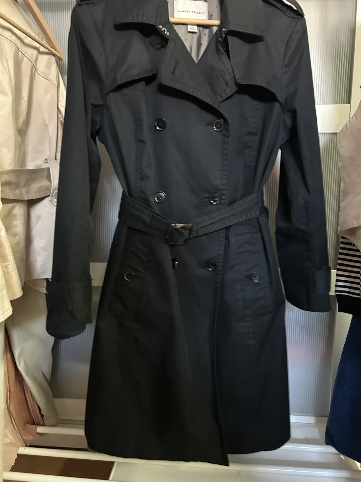 Image for BANANA REPUBLIC TRENCH COAT / IMPERMÉABLE LARGE