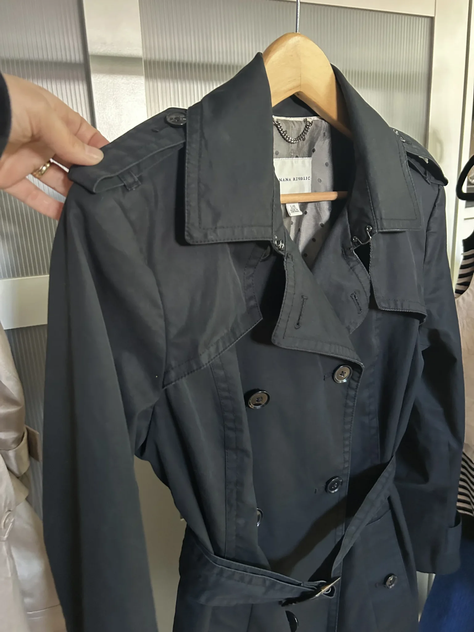 Image for BANANA REPUBLIC TRENCH COAT / IMPERMÉABLE LARGE