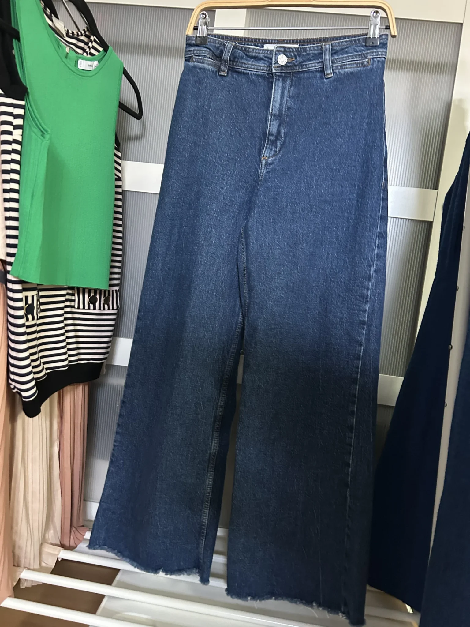 Featured image for MNG FLARED JEANS SIZE 4
