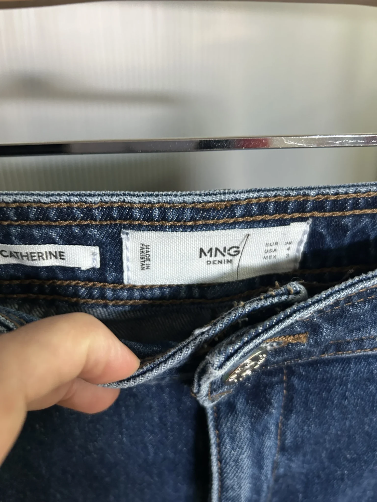 Image for MNG FLARED JEANS SIZE 4