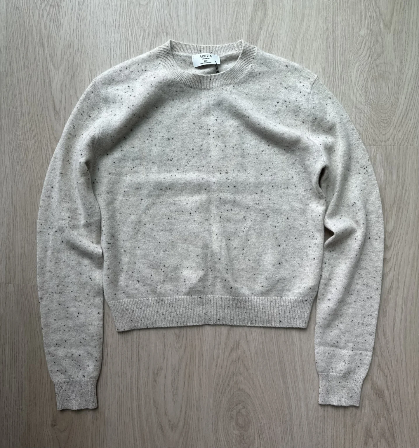 Featured image for Aritzia Cashmere Crew Sweater 2XS