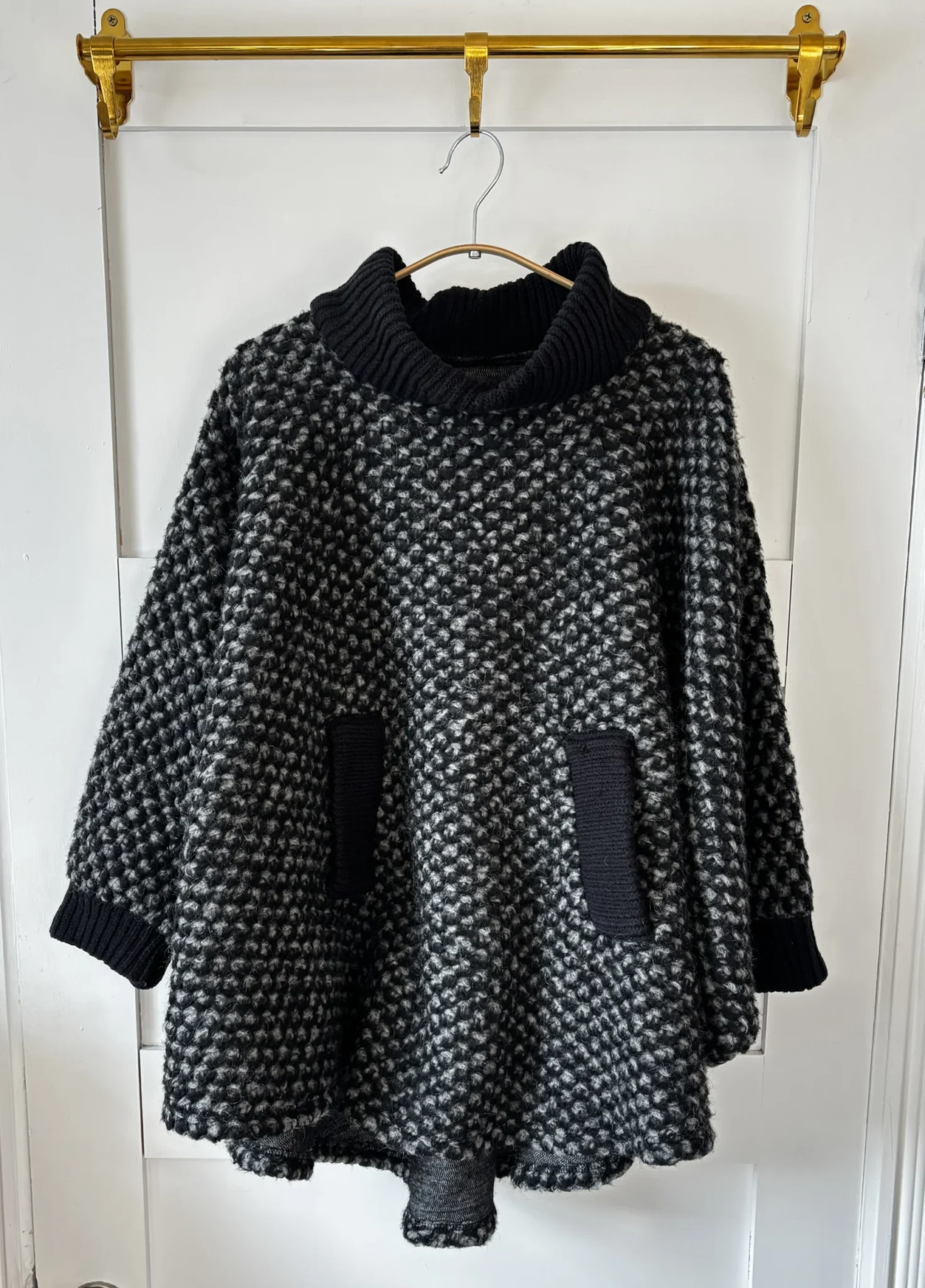 Image for ♥️Cape BODYBAG BY JUDE