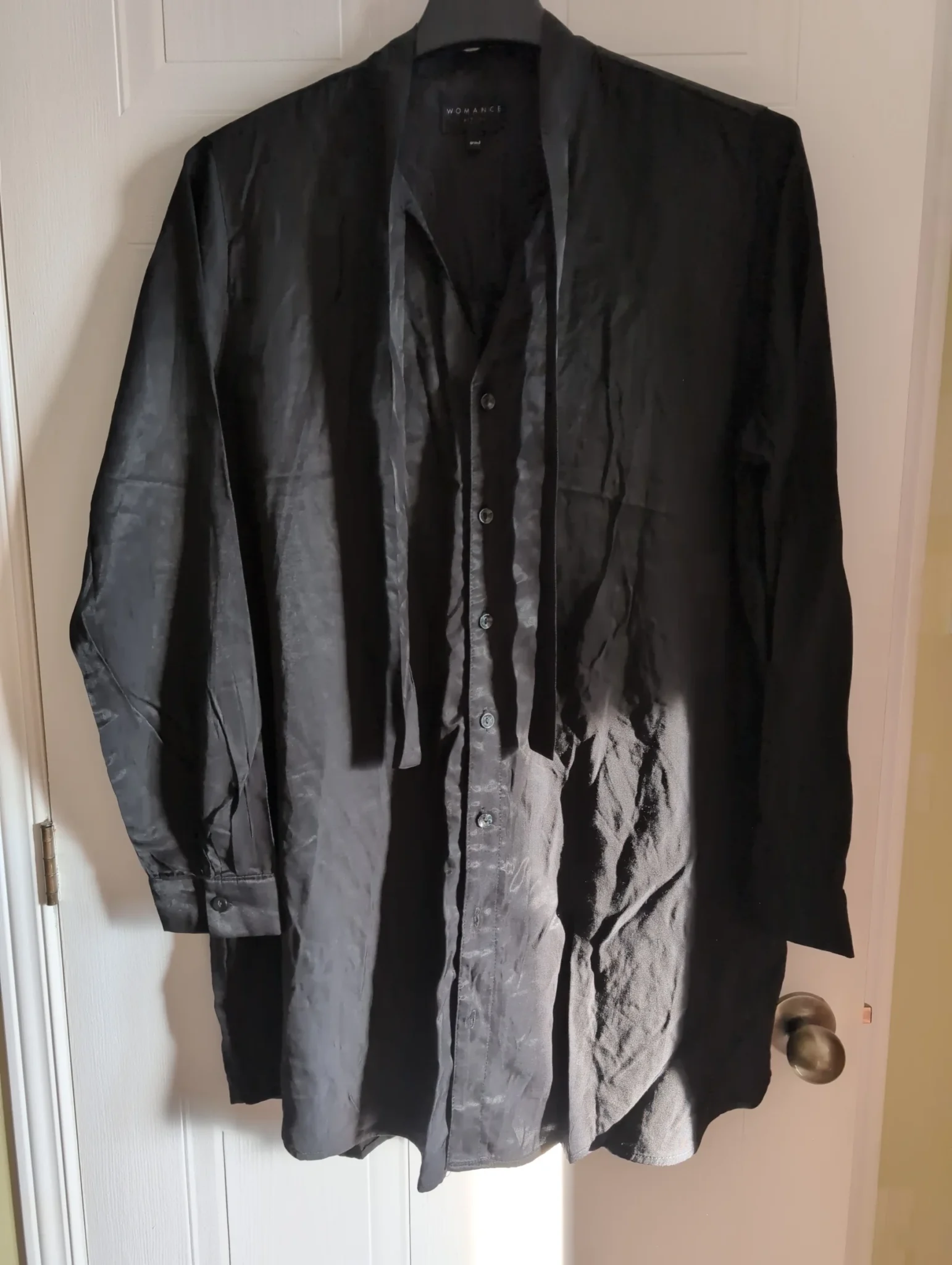 Featured image for Robe satinée noire