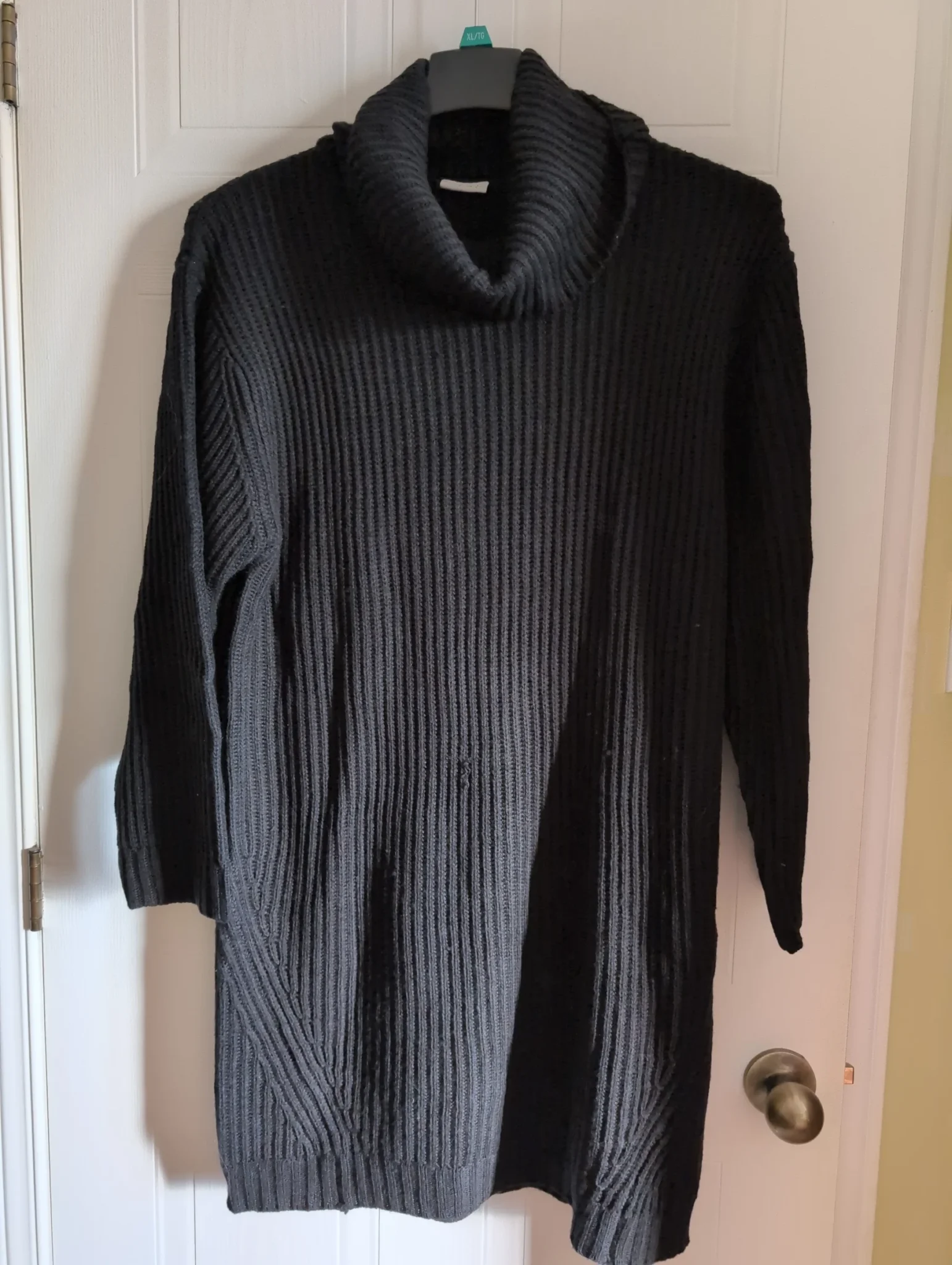 Featured image for Robe noire lainage