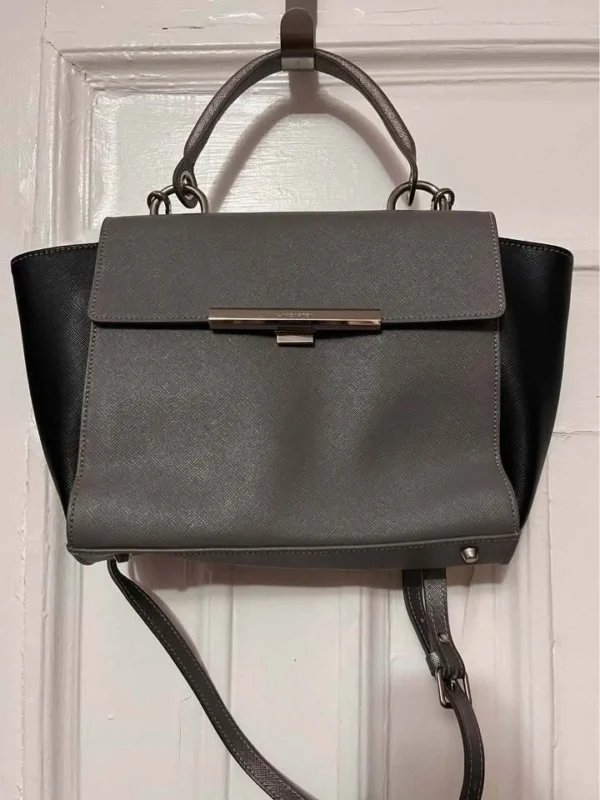 Featured image for Sac cuir grainé gris et argenté Lancaster