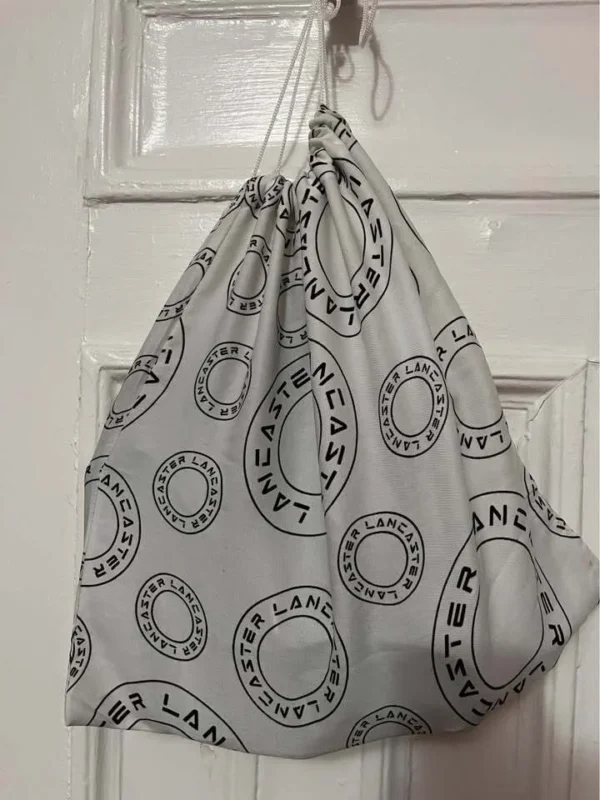 Image for Leather messenger bag Lancaster