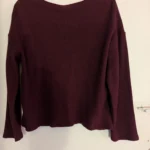 Thumbnail for Pull encolure en V - Tricot bourgogne