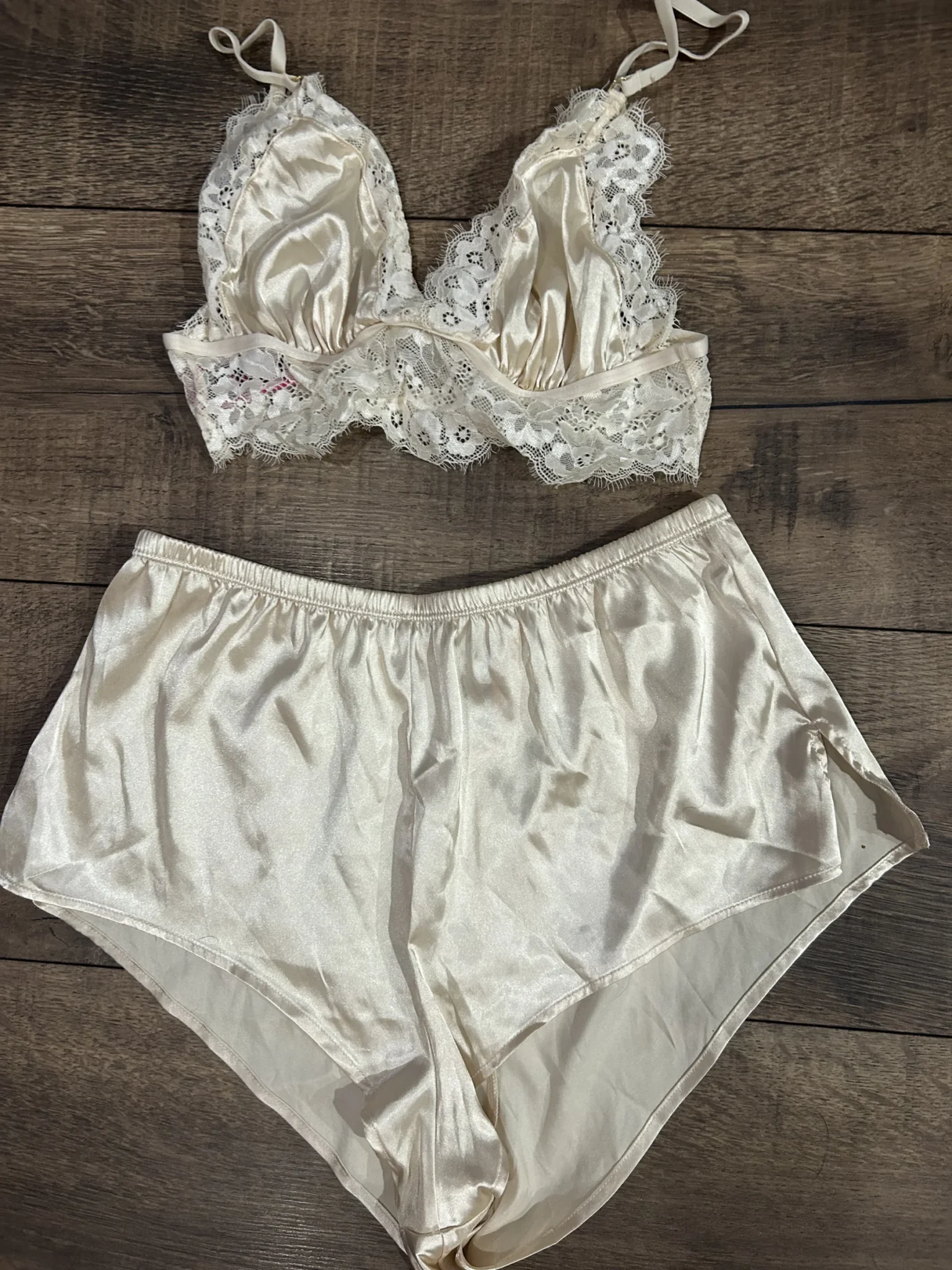 Featured image for Ensemble de lingerie