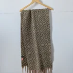 Featured thumbnail for Foulard à motif géométrique