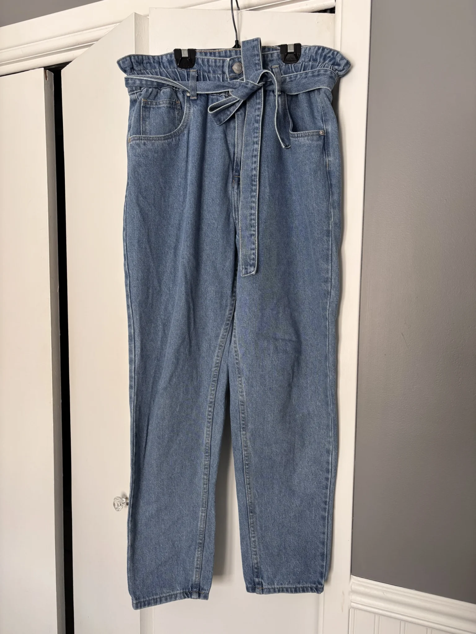 Featured image for Jeans avec ceinture en jeans à  la taille