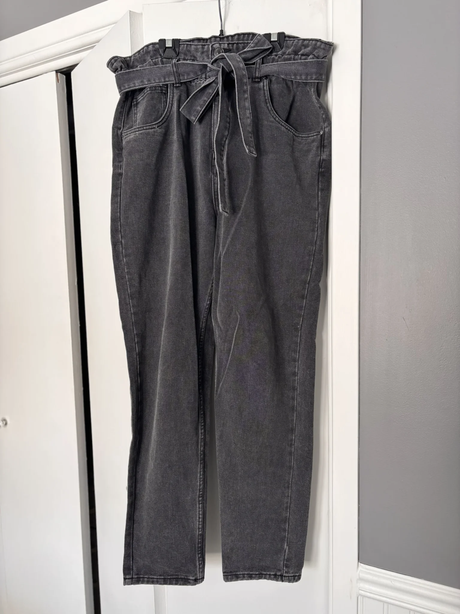 Featured image for Jeans avec ceinture à nouer