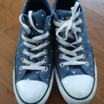 Thumbnail for Converse à pois