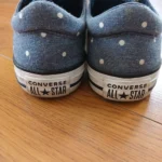 Thumbnail for Converse à pois