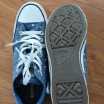 Thumbnail for Converse à pois