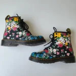 Featured thumbnail for 💐 Florales Dr Martens