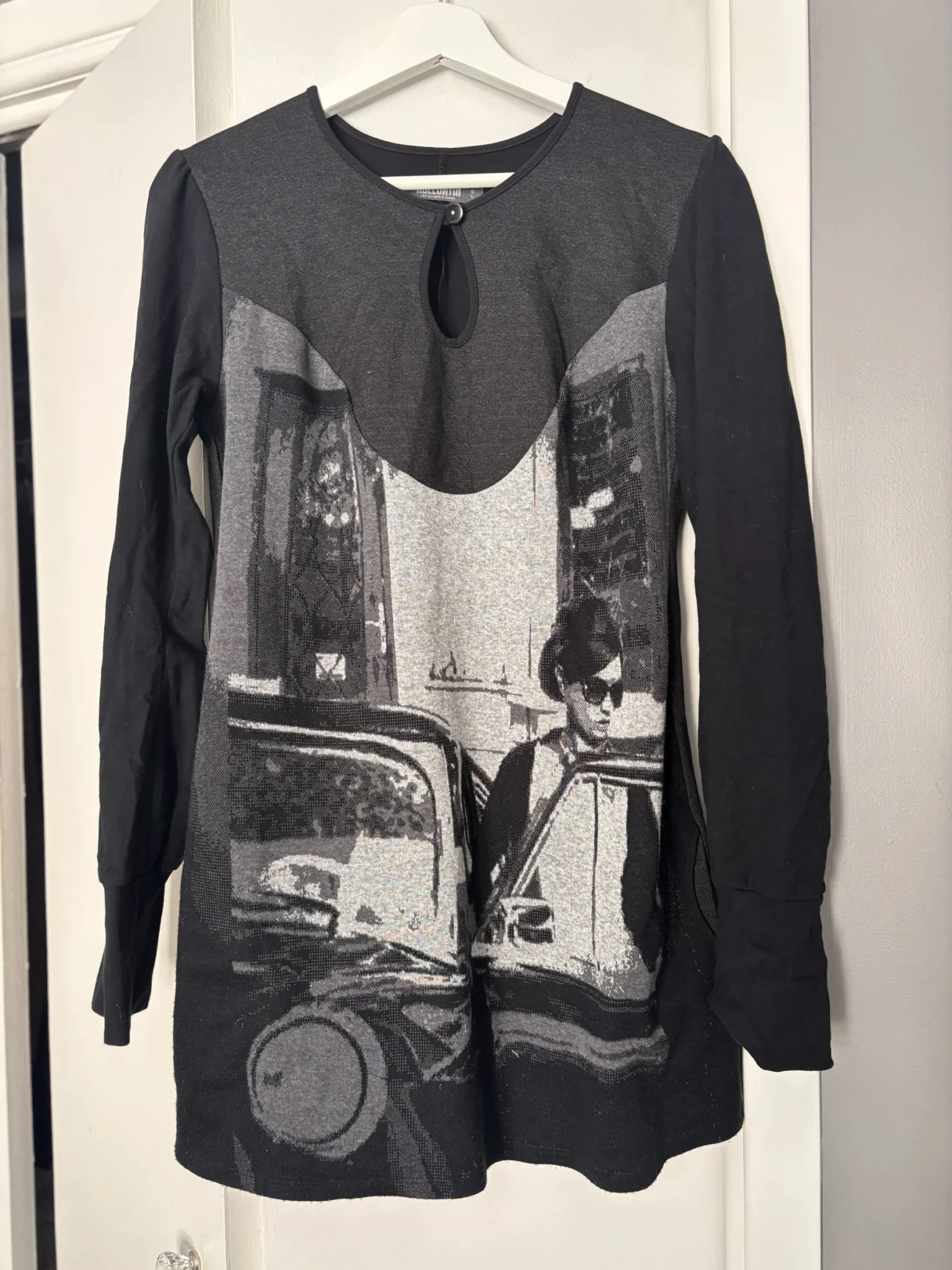 Featured image for Chandail Kollontai