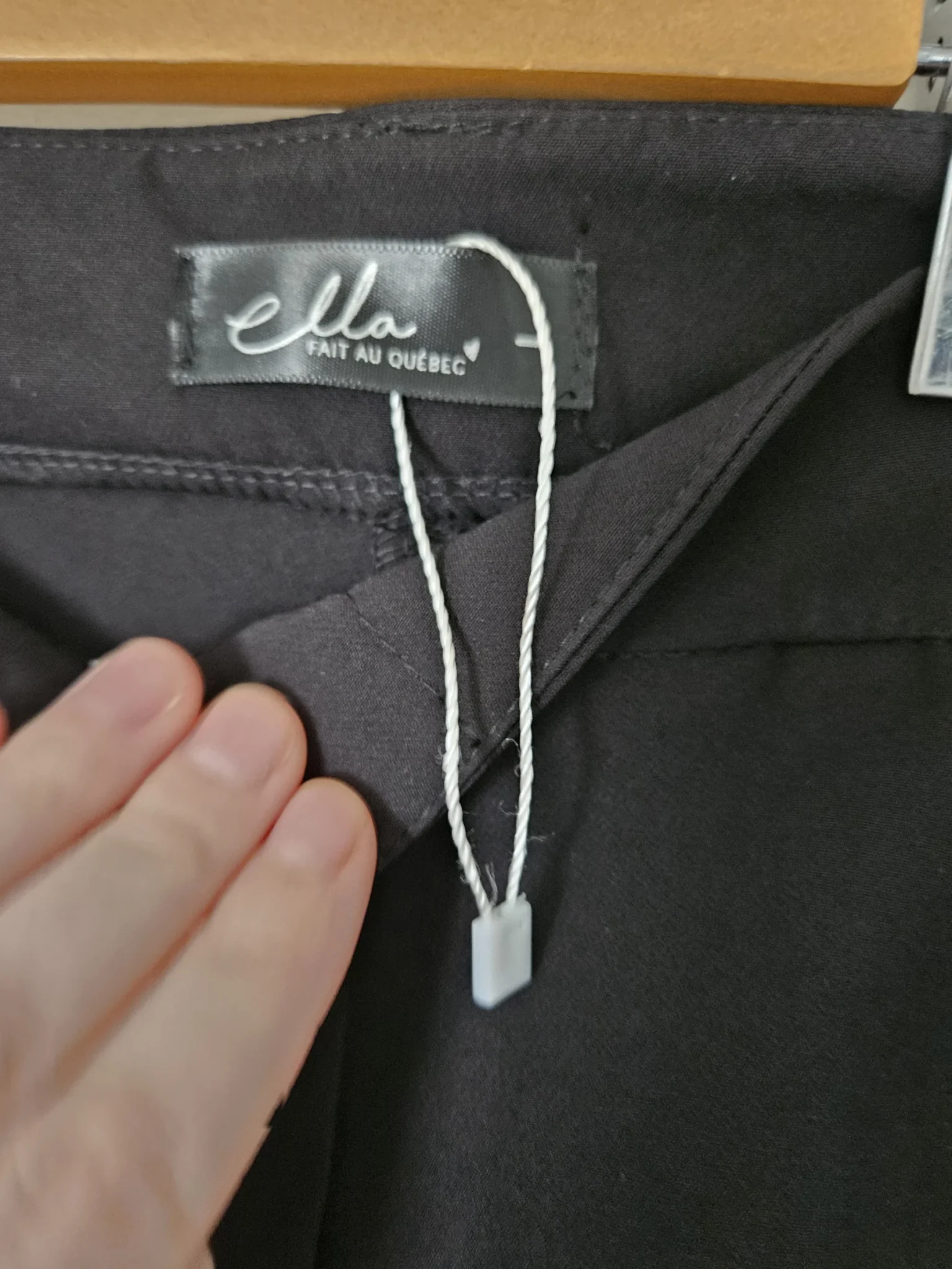 Image for Fait au Québec- Ellalifestyle Short