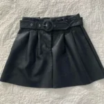 Featured thumbnail for Mini-Jupe en Faux Cuir Noir ZARA - Medium