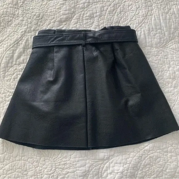 Image for Mini-Jupe en Faux Cuir Noir ZARA - Medium