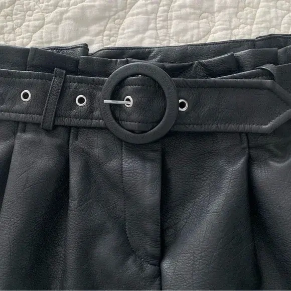 Image for Mini-Jupe en Faux Cuir Noir ZARA - Medium