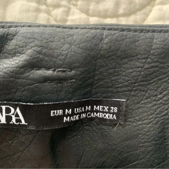 Image for Mini-Jupe en Faux Cuir Noir ZARA - Medium