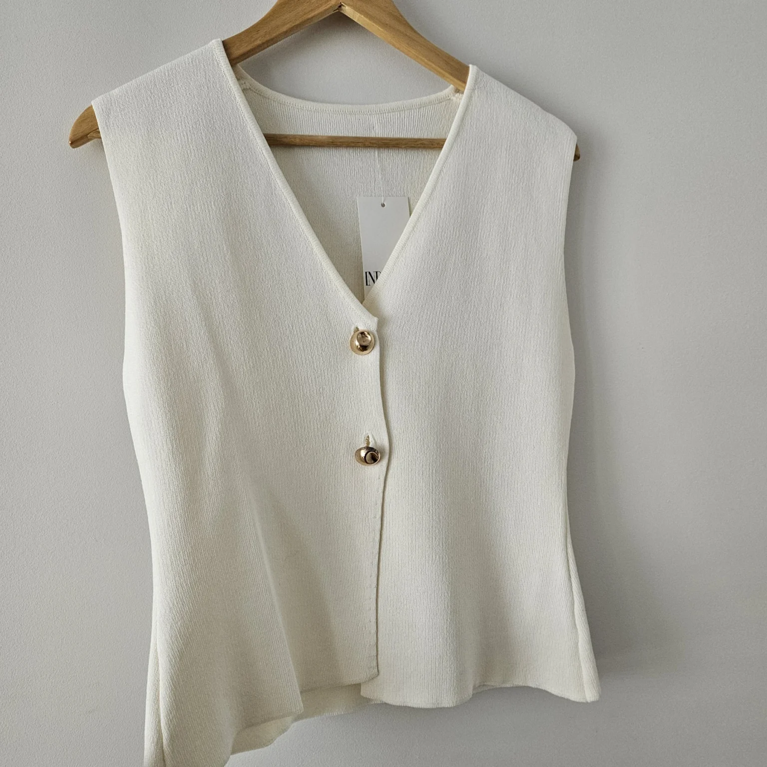 Featured image for Sleeveless cardigan