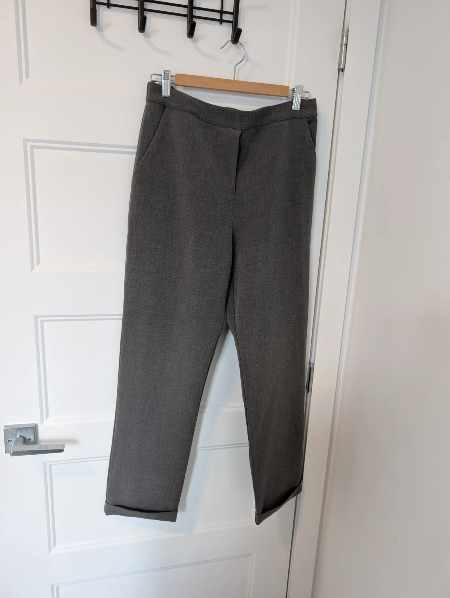 Featured image for Indi and Cold/Pantalons Gris Sz 40 EU