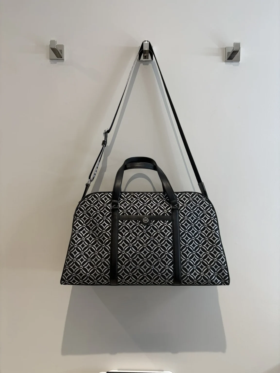 Featured image for Sac de voyage week-end XL Michael Kors noir/argent