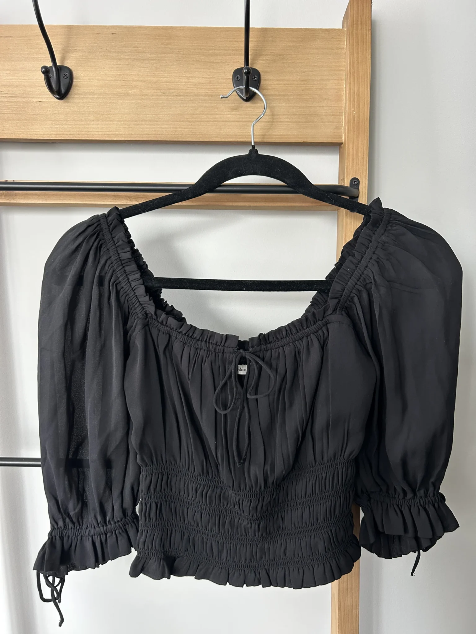 Featured image for Blouse noire Abercrombie & Fitch
