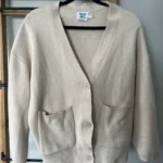 Featured thumbnail for Cardigan beige avec poches