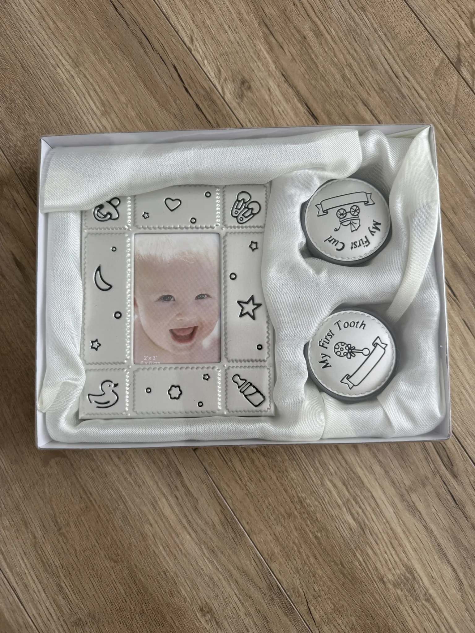 Featured image for Ensemble souvenir de bébé - Neuf