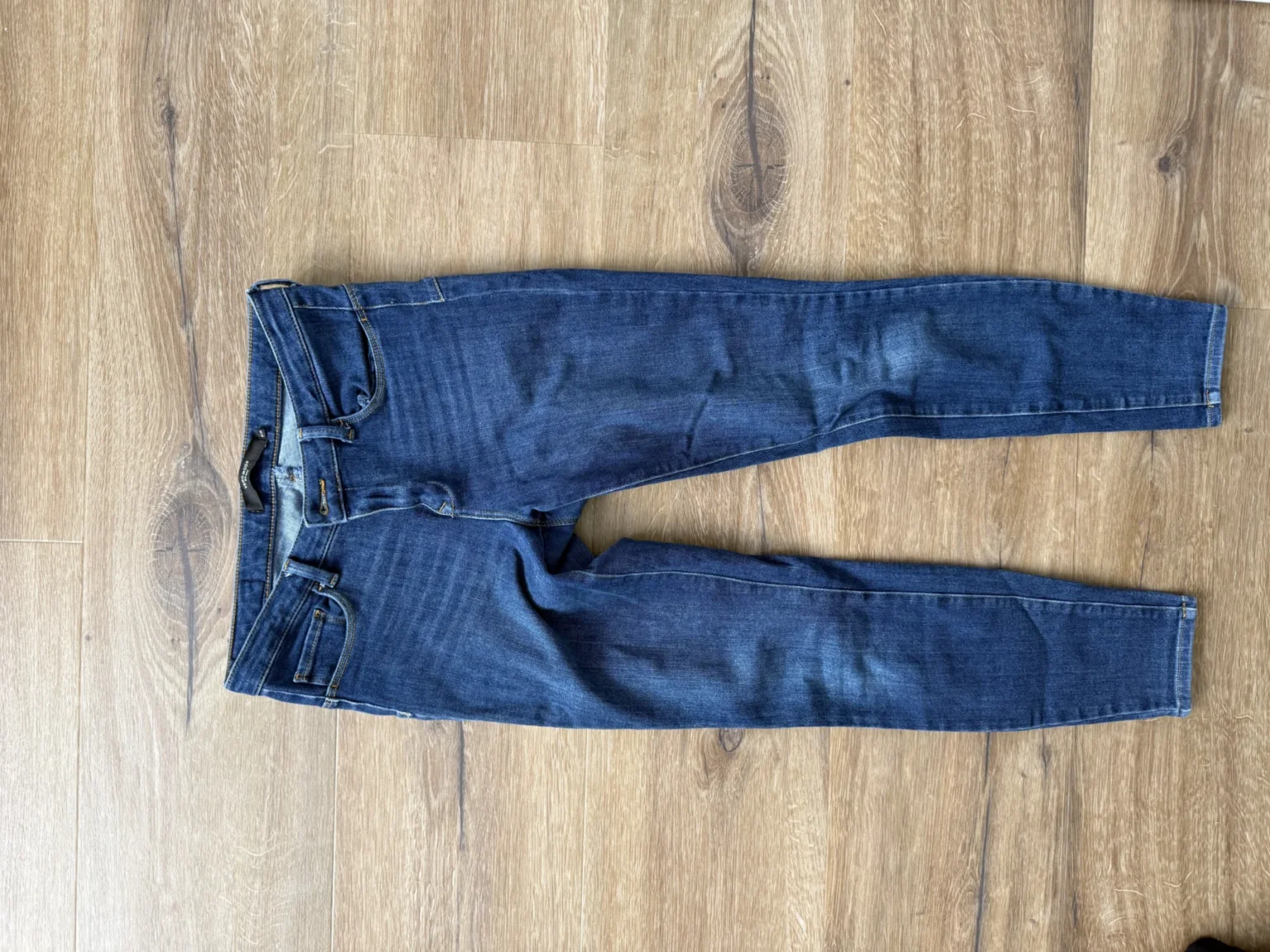 Featured image for Jeans medium