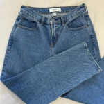 Featured thumbnail for Jean droit mi-taille Abercrombie