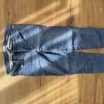 Featured thumbnail for Jeans stretch