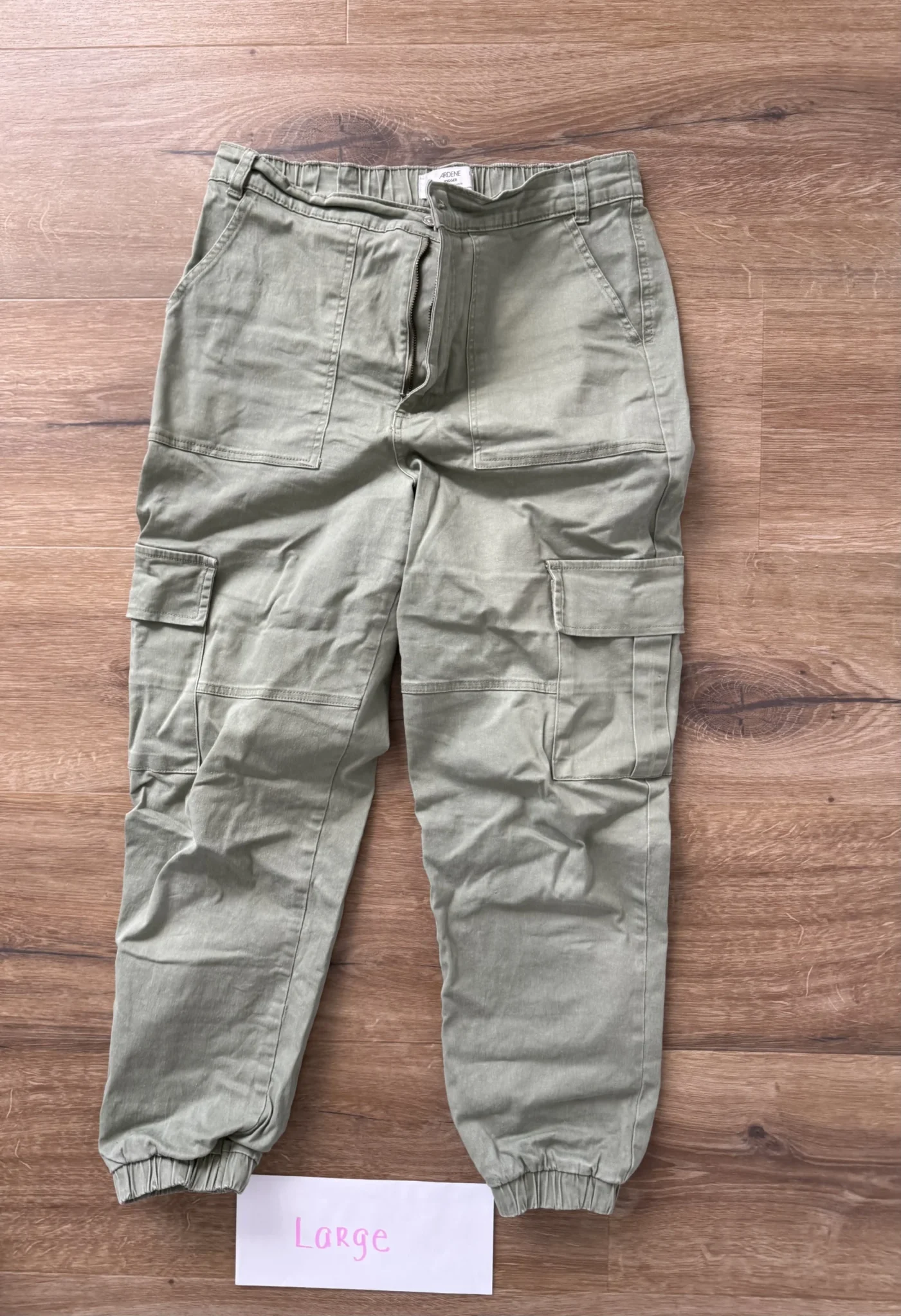 Featured image for Pantalon kaki