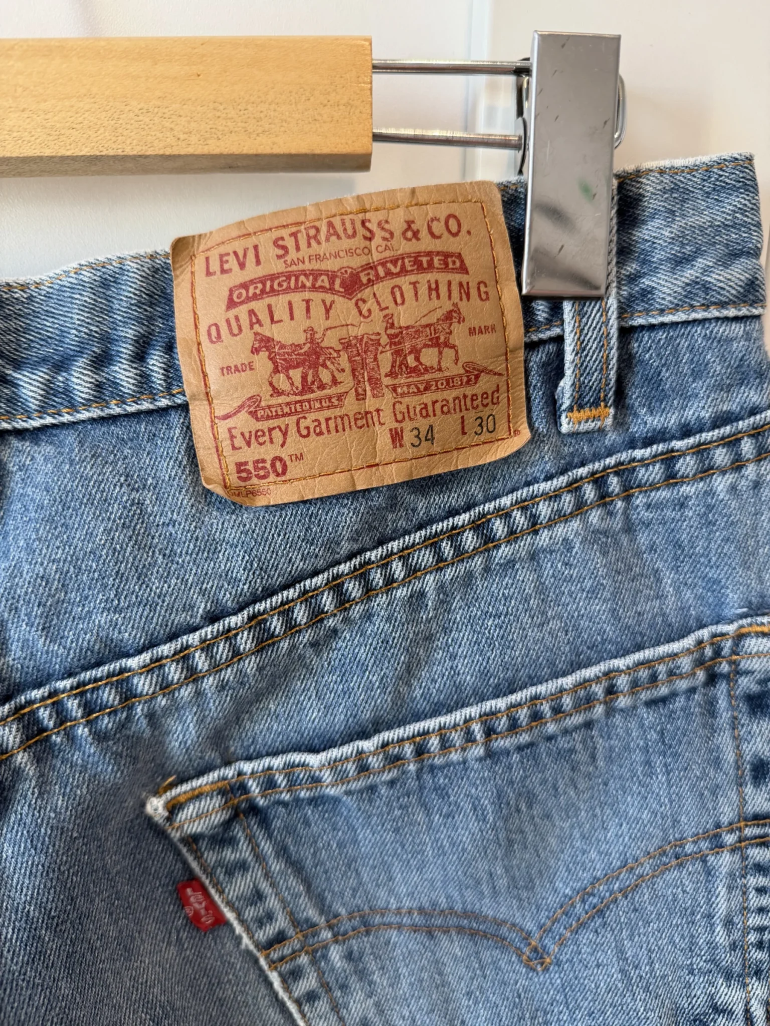 Image for LEVI’S 550 Relaxed Fit 34X30 (fait comme un 31.5-32)