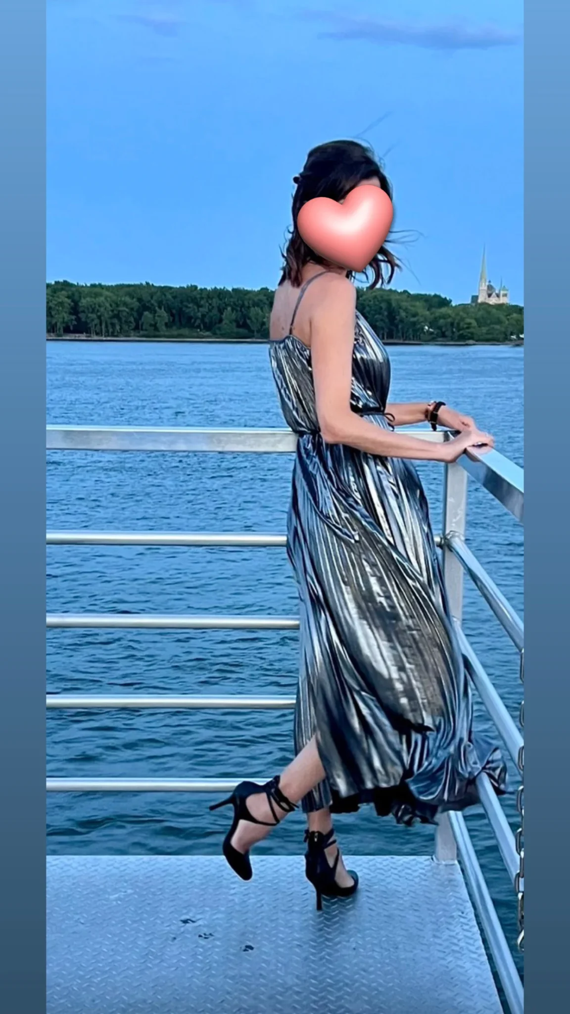 Image for Superbe robe longue maxi plissée métallisée