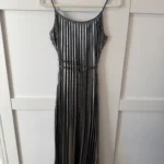 Thumbnail for Superbe robe longue maxi plissée métallisée