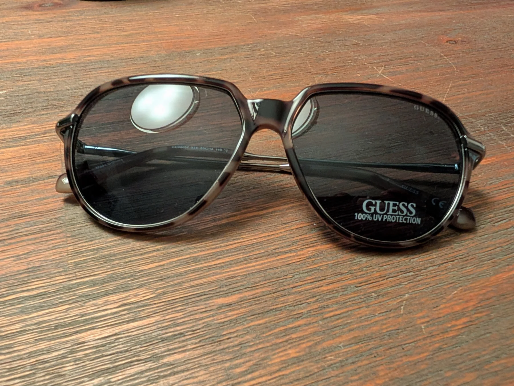 Lunettes de soleil Guess Guess seconde main