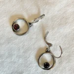 Featured thumbnail for Boucles d'oreilles en argent avec pierres mauves