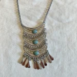 Featured thumbnail for Collier argenté avec fausses turquoises