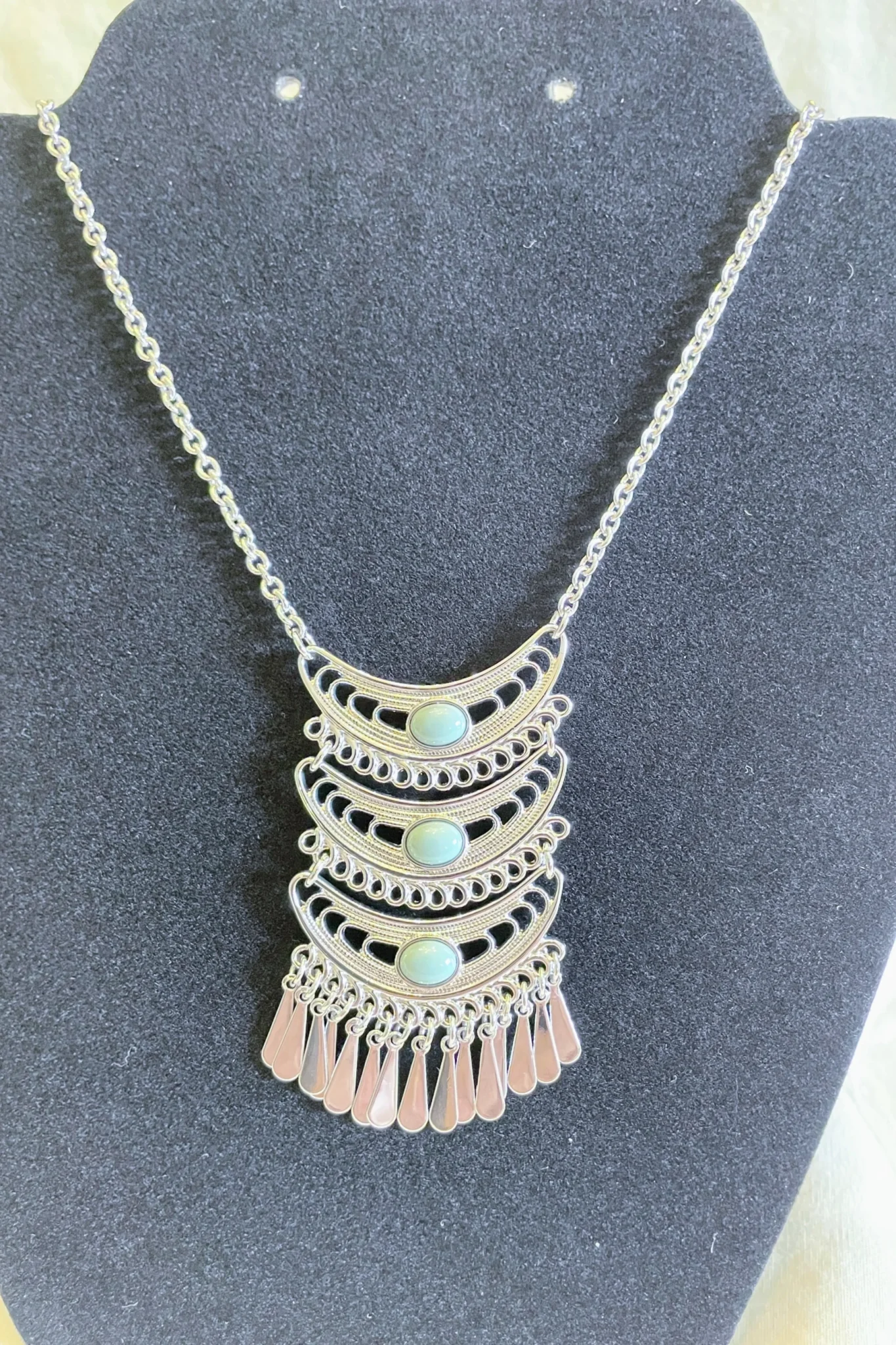 Image for Collier argenté avec fausses turquoises