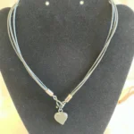 Thumbnail for Collier - ruban de cuir avec pendentif Coeur
