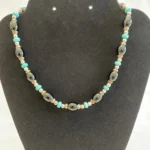 Thumbnail for Collier avec onyx et turquoises