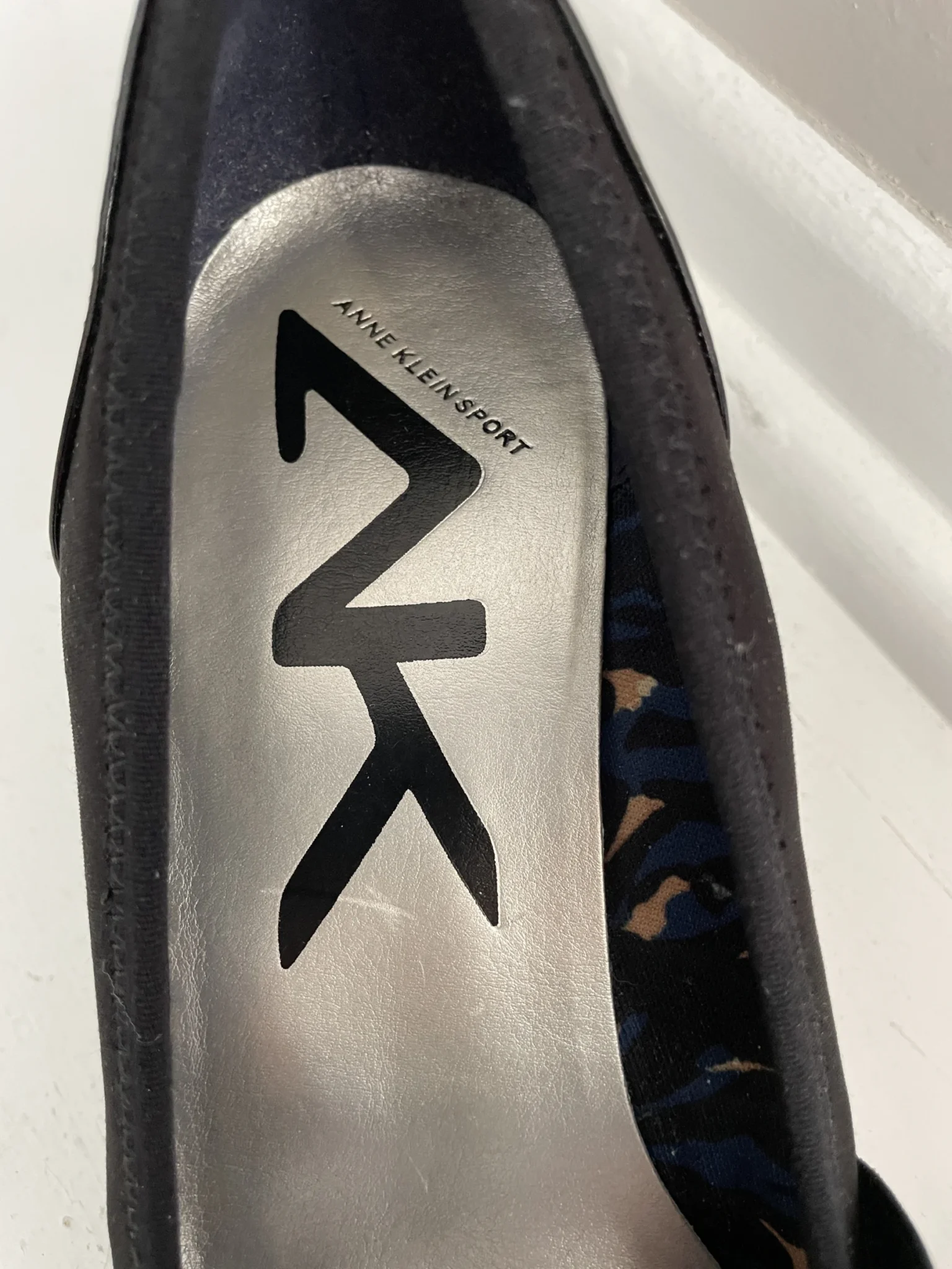 Image for Anne Klein - Souliers à talons compensés noirs