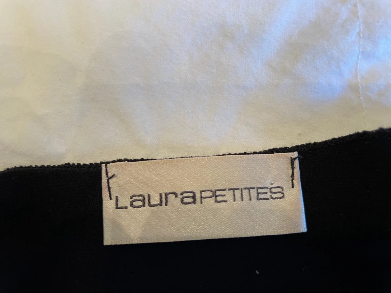 Image for Laura Petite - Blouse noire asymétrique