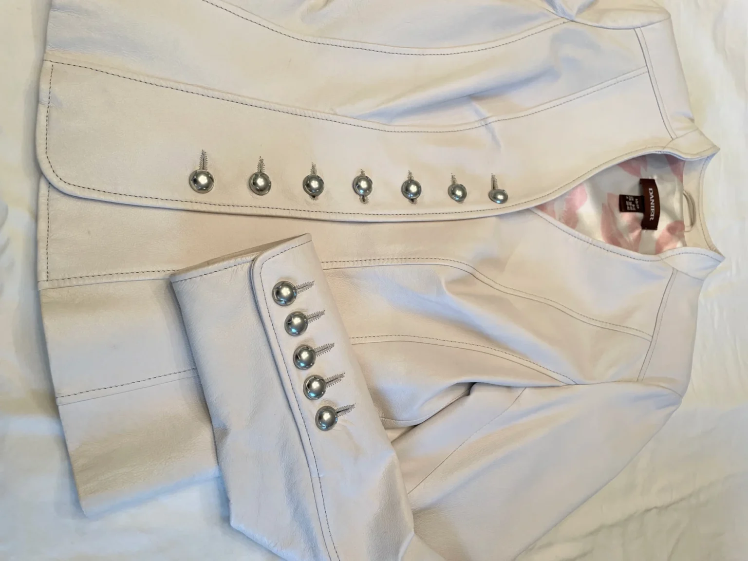 Featured image for Veste-manteau Danier en cuir ivoire